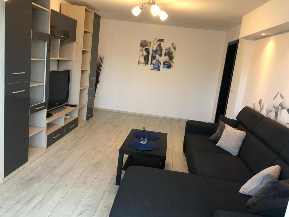 Apartament Modern Targoviste In Regim Hotelier Exterior photo