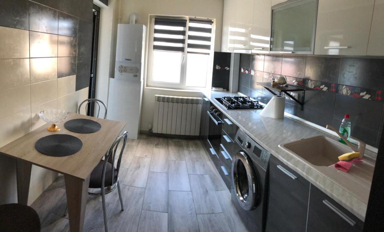 Apartament Modern Targoviste In Regim Hotelier Exterior photo